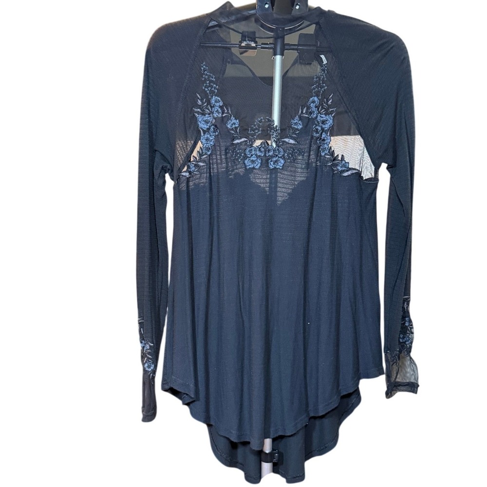 Free People Black Floral Embroidered Mesh Tunic Top Sharkbite Hem Womens Medium